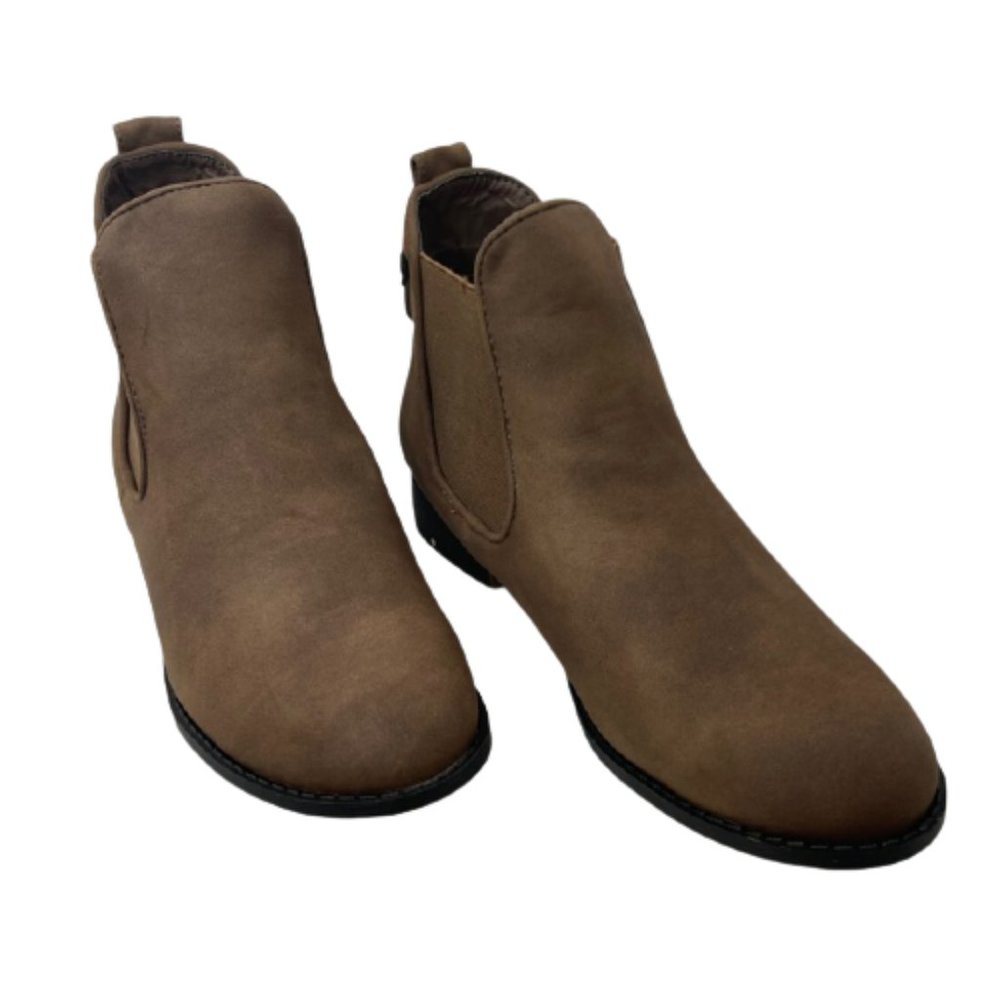 LA-5 Pull-On Low Heel Chelsea Ankle Booties BROWN